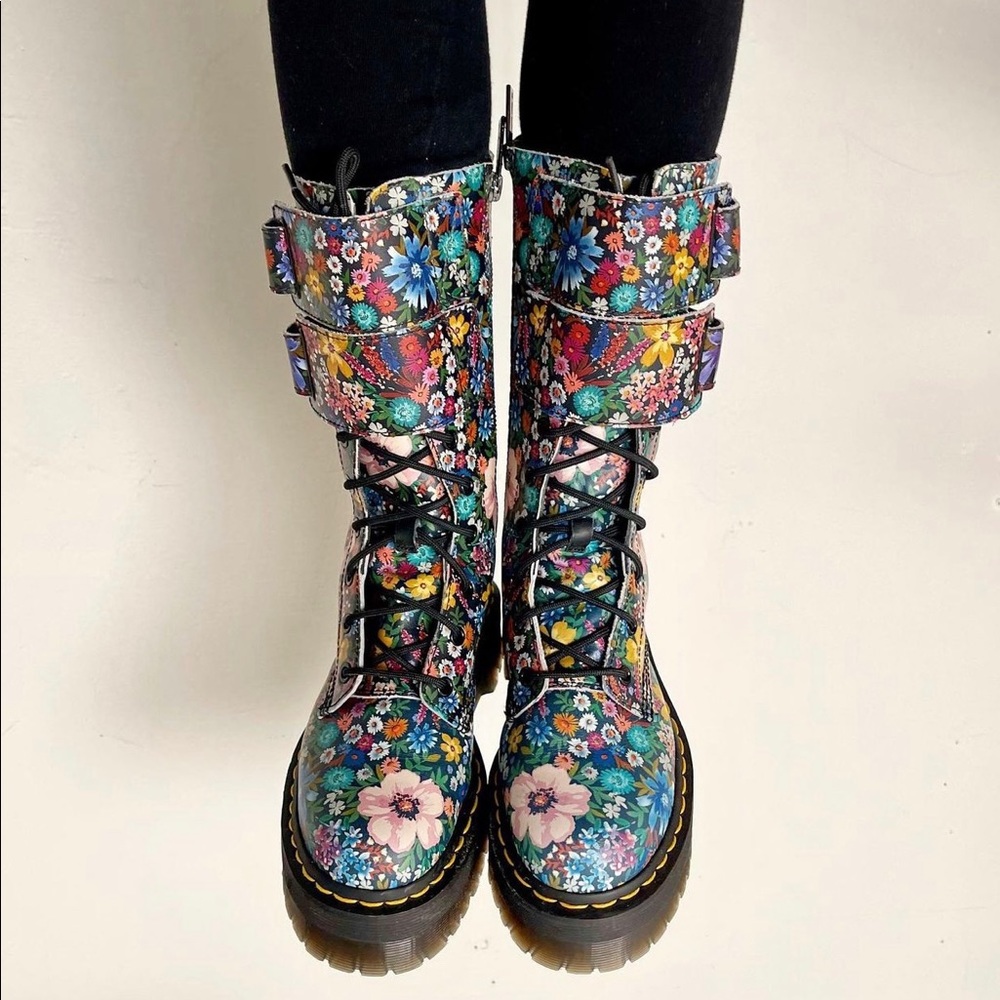 🌸🌼 Dr. Martens Jagger wanderlusts platform boots 🌻🌺